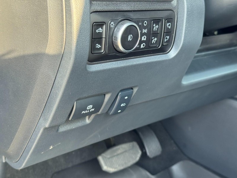 Ford Super Duty F-250 SRW Vehicle Image 15