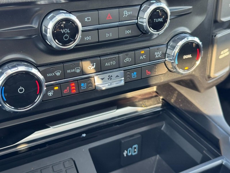 Ford Super Duty F-250 SRW Vehicle Image 19