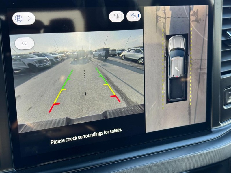 Ford Super Duty F-250 SRW Vehicle Image 21