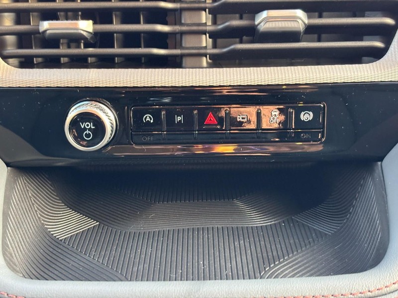 Ford Explorer Vehicle Full-screen Gallery Image 10