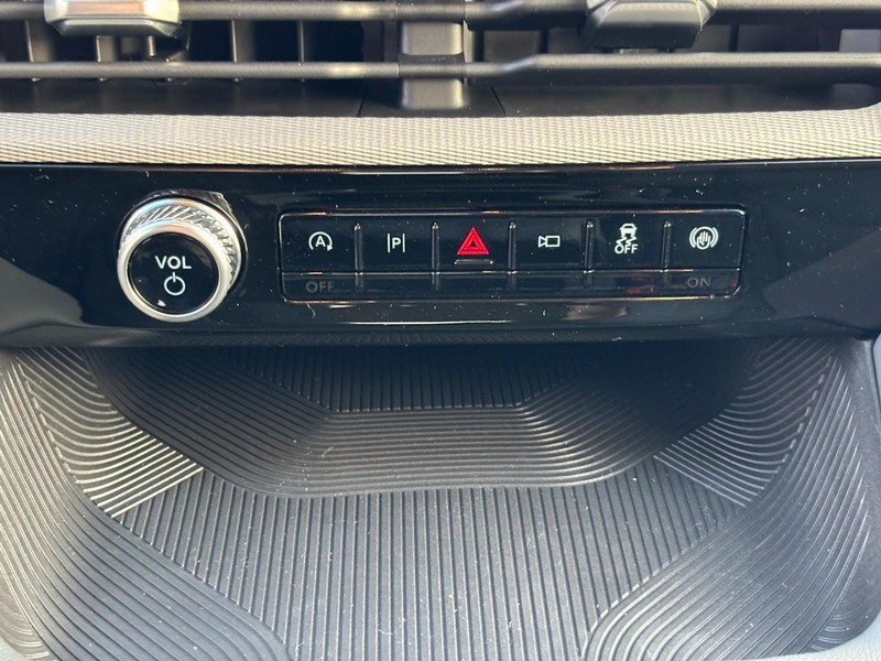 Ford Explorer Vehicle Full-screen Gallery Image 19