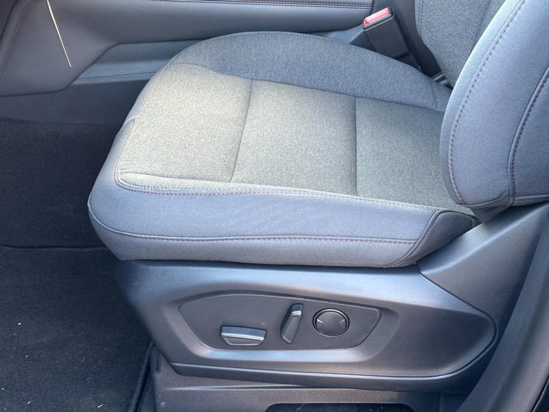 Ford Explorer Vehicle Full-screen Gallery Image 22