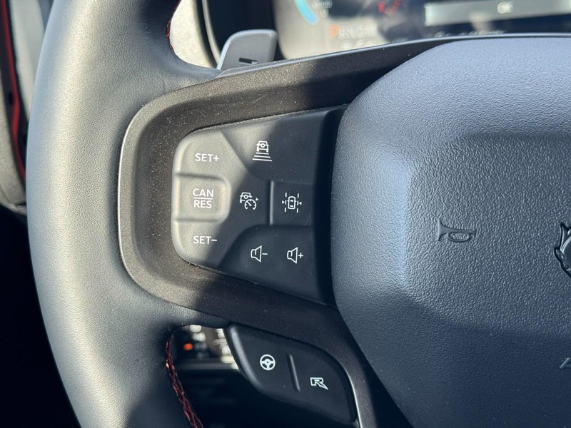 Ford Bronco Vehicle Full-screen Gallery Image 13