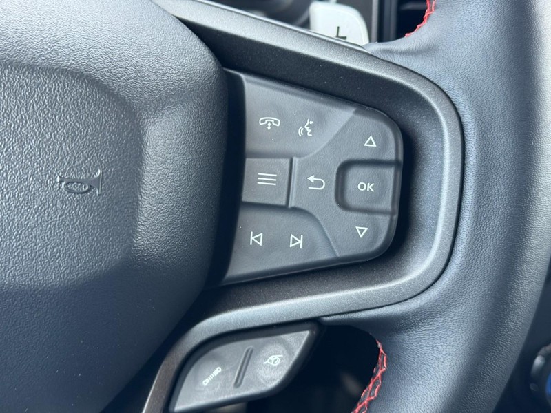 Ford Bronco Vehicle Full-screen Gallery Image 14