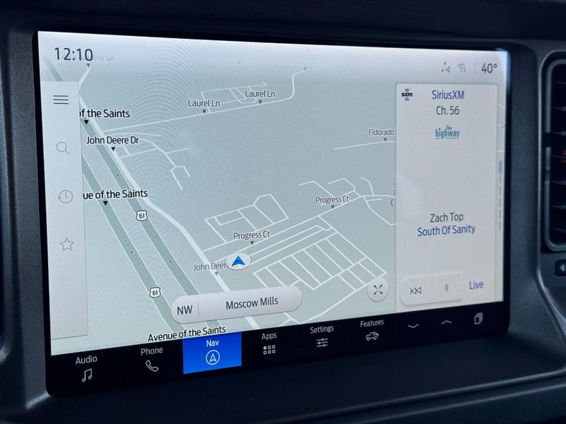 Ford Bronco Vehicle Full-screen Gallery Image 15