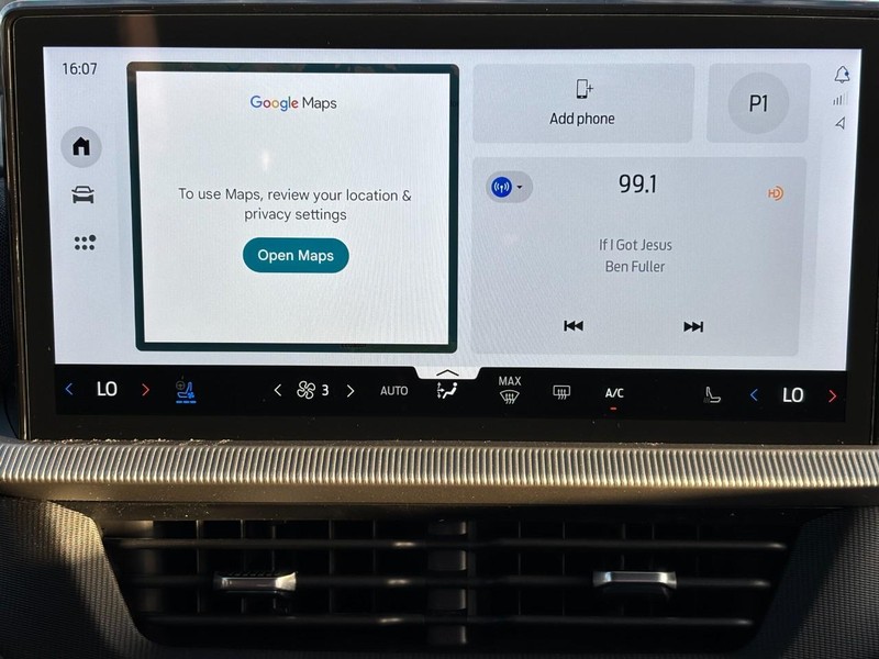 Ford Explorer Vehicle Full-screen Gallery Image 9