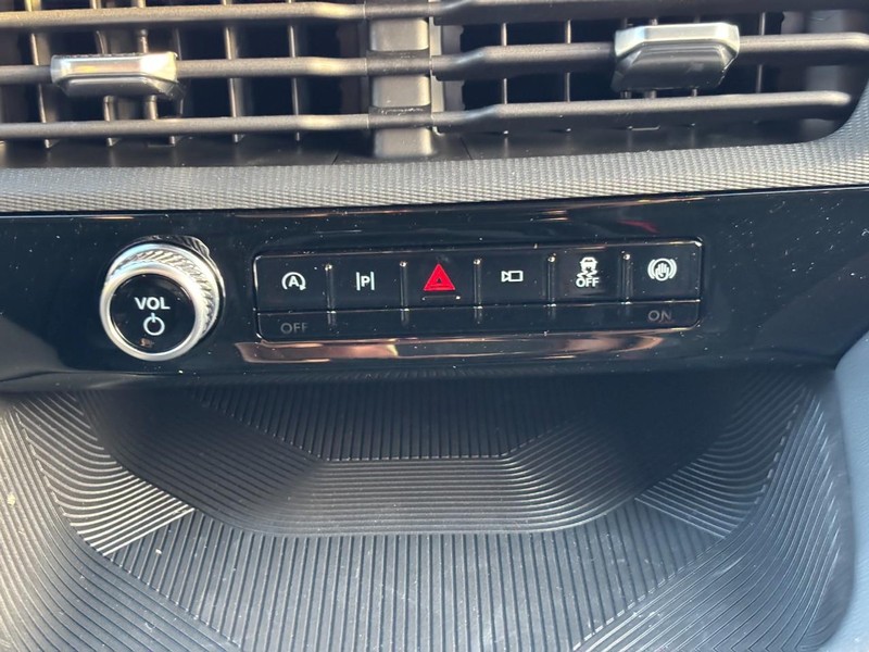 Ford Explorer Vehicle Full-screen Gallery Image 10