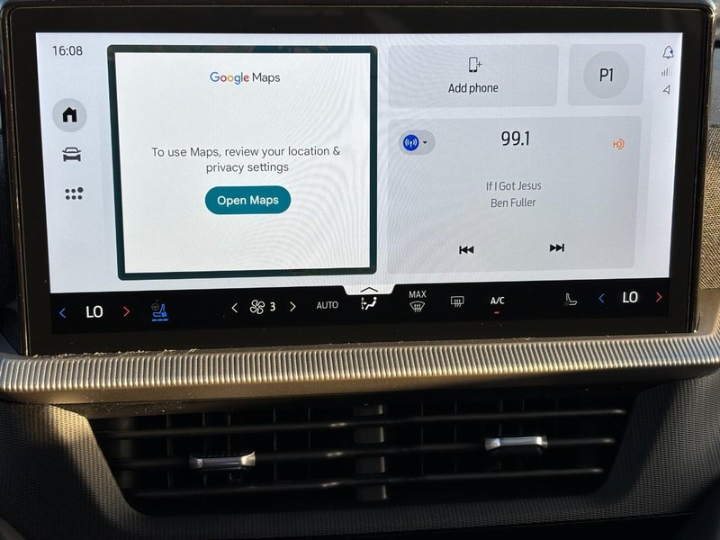 Ford Explorer Vehicle Full-screen Gallery Image 16