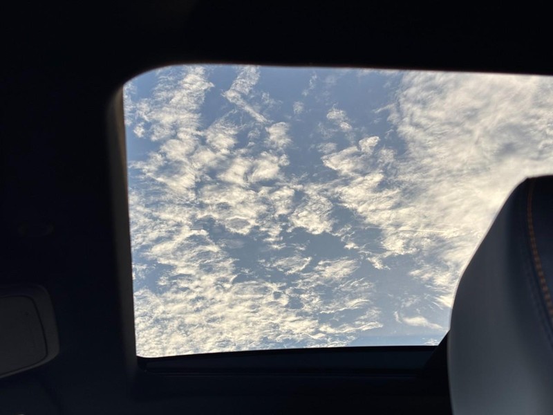 Ford Explorer Vehicle Full-screen Gallery Image 23