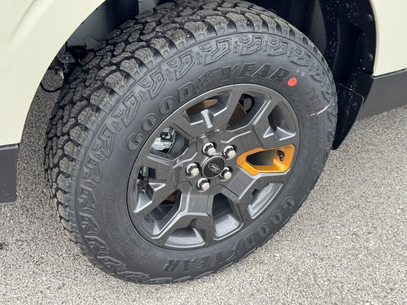 Ford Maverick Vehicle Image 05