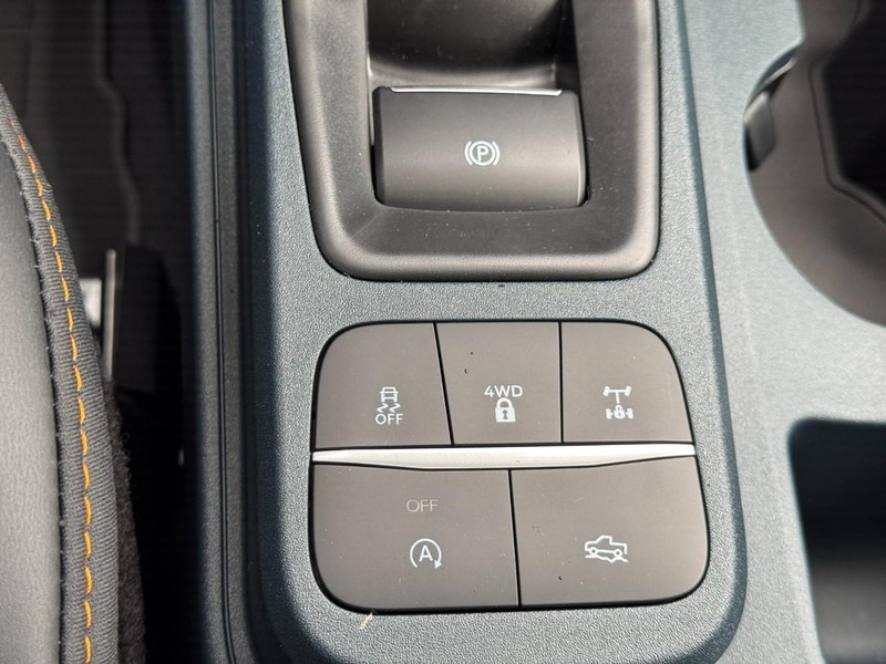 Ford Maverick Vehicle Image 18