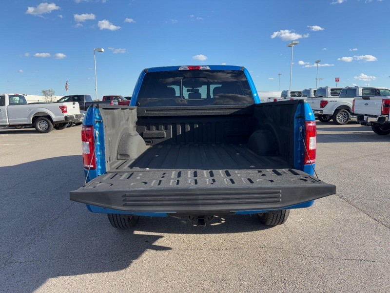 Ford F-150 Vehicle Full-screen Gallery Image 11