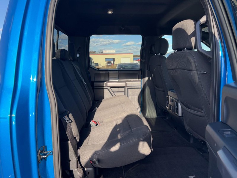 Ford F-150 Vehicle Full-screen Gallery Image 17