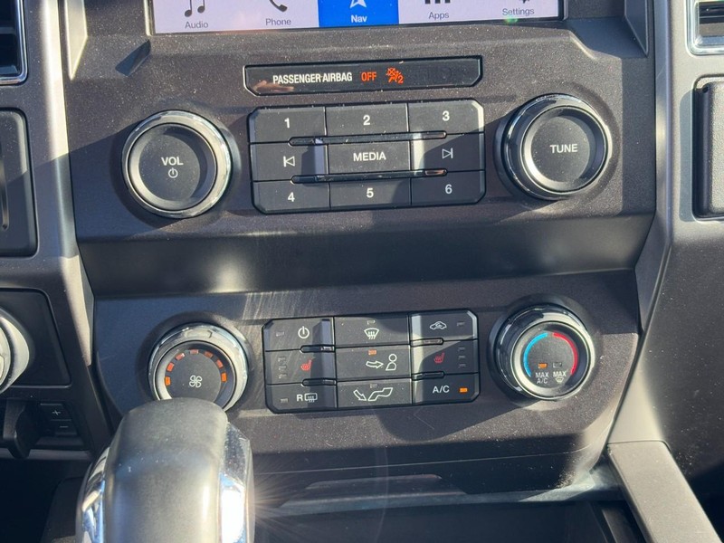 Ford F-150 Vehicle Full-screen Gallery Image 30