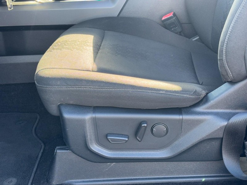 Ford F-150 Vehicle Full-screen Gallery Image 33