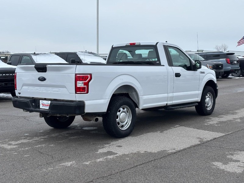 Ford F-150 Vehicle Full-screen Gallery Image 3