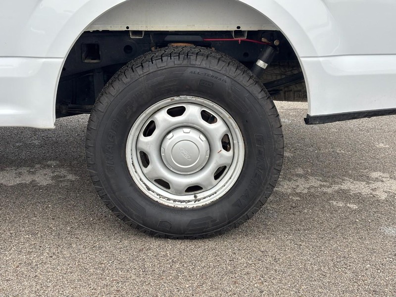 Ford F-150 Vehicle Full-screen Gallery Image 6