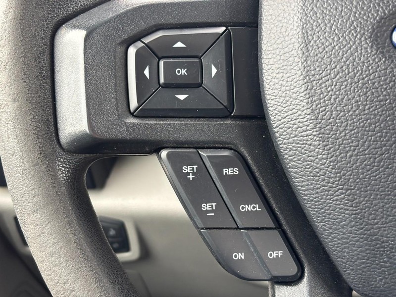 Ford F-150 Vehicle Full-screen Gallery Image 11