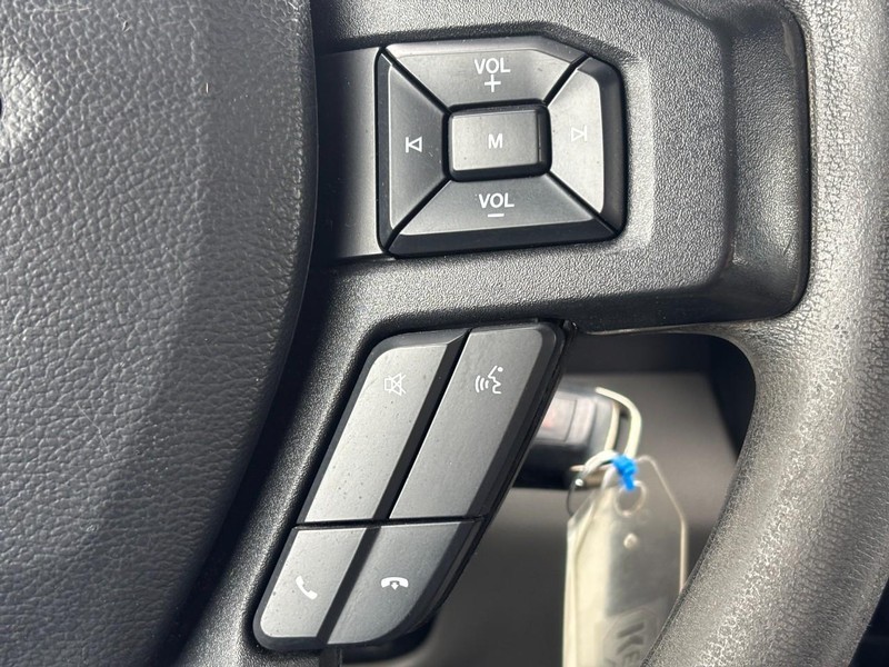 Ford F-150 Vehicle Full-screen Gallery Image 12