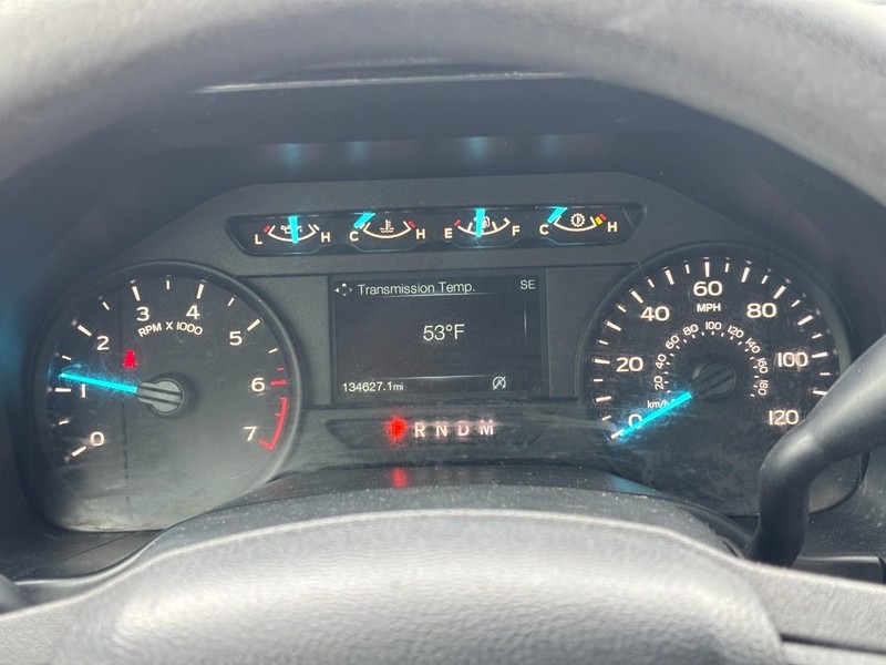 Ford F-150 Vehicle Full-screen Gallery Image 13