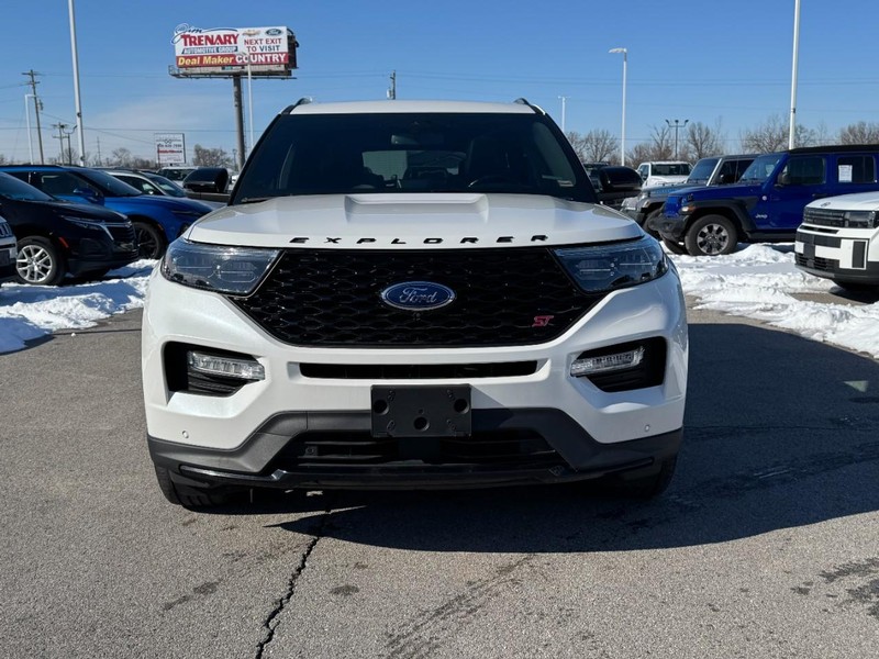 Ford Explorer Vehicle Full-screen Gallery Image 8