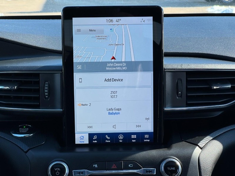 Ford Explorer Vehicle Full-screen Gallery Image 15