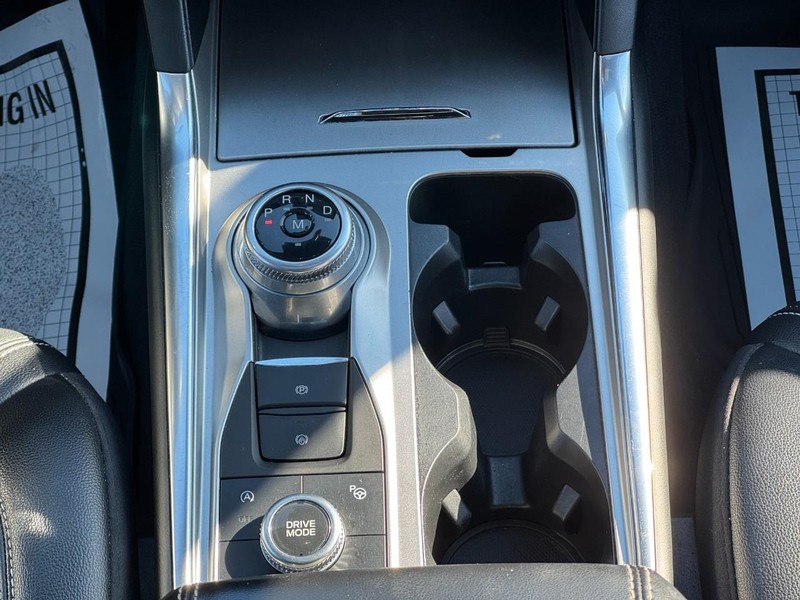 Ford Explorer Vehicle Full-screen Gallery Image 17