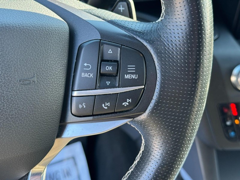 Ford Explorer Vehicle Full-screen Gallery Image 27