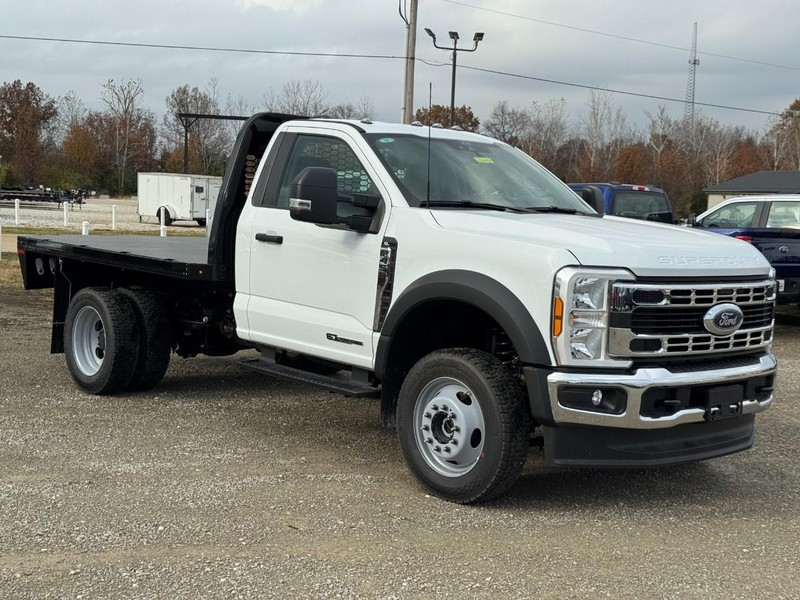 Ford Super Duty F-450 DRW Vehicle Image 02
