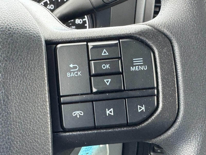 Ford Super Duty F-450 DRW Vehicle Image 13