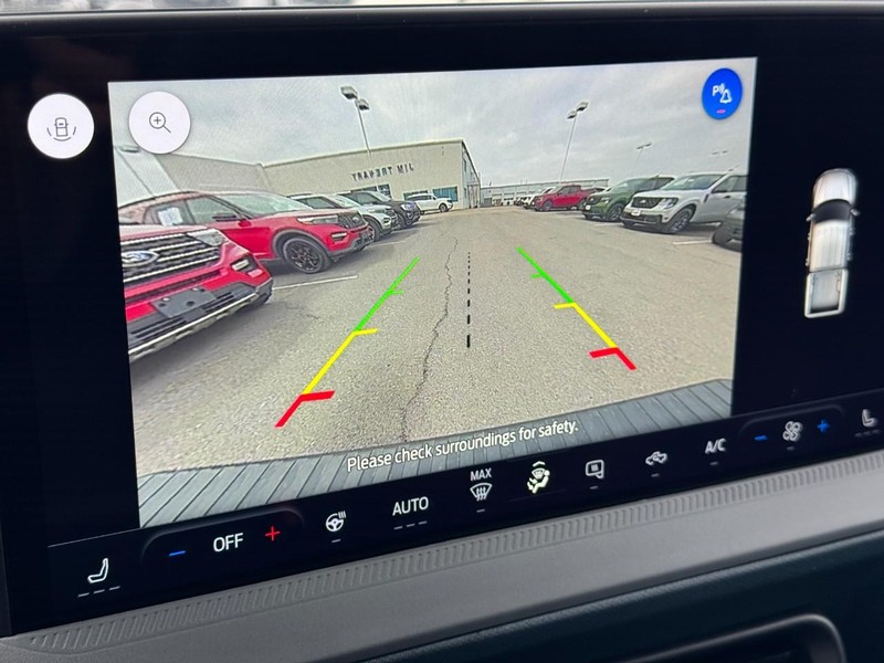 Ford Maverick Vehicle Image 16