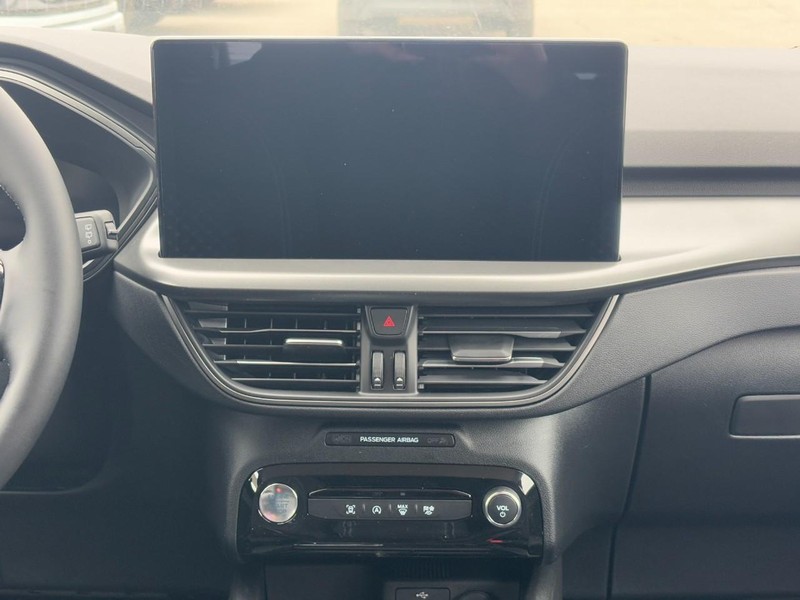 Ford Escape Vehicle Full-screen Gallery Image 8