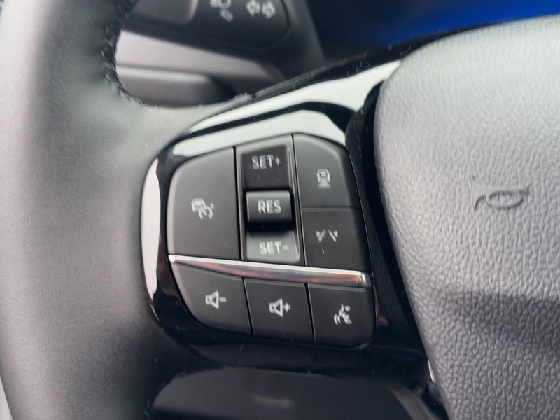 Ford Escape Vehicle Full-screen Gallery Image 11