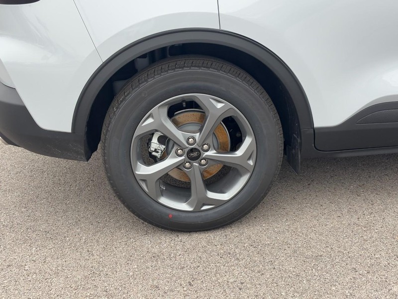 Ford Escape Vehicle Full-screen Gallery Image 4