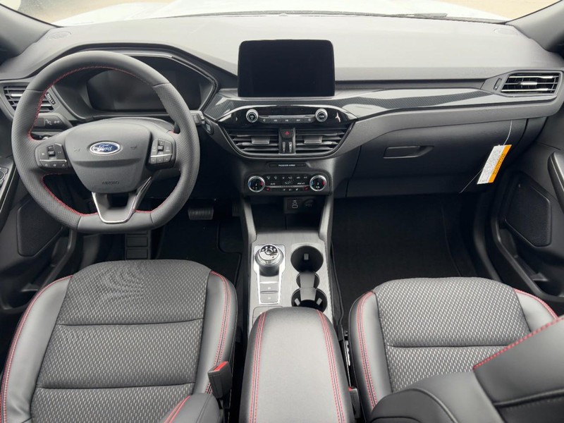 Ford Escape Vehicle Full-screen Gallery Image 6