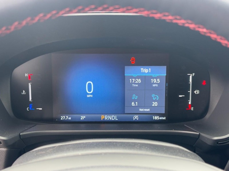 Ford Escape Vehicle Full-screen Gallery Image 13