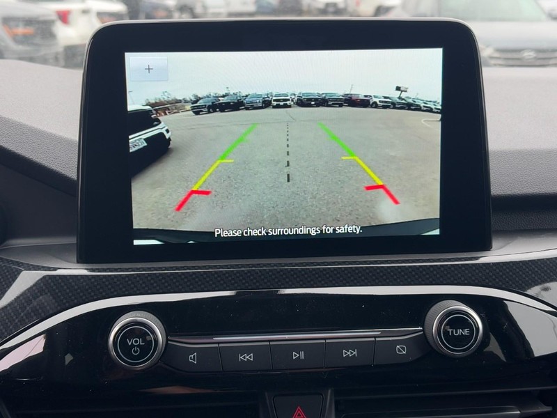 Ford Escape Vehicle Full-screen Gallery Image 15