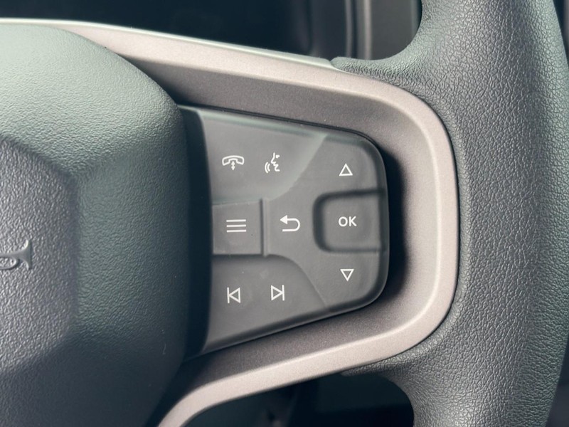 Ford Bronco Vehicle Full-screen Gallery Image 12