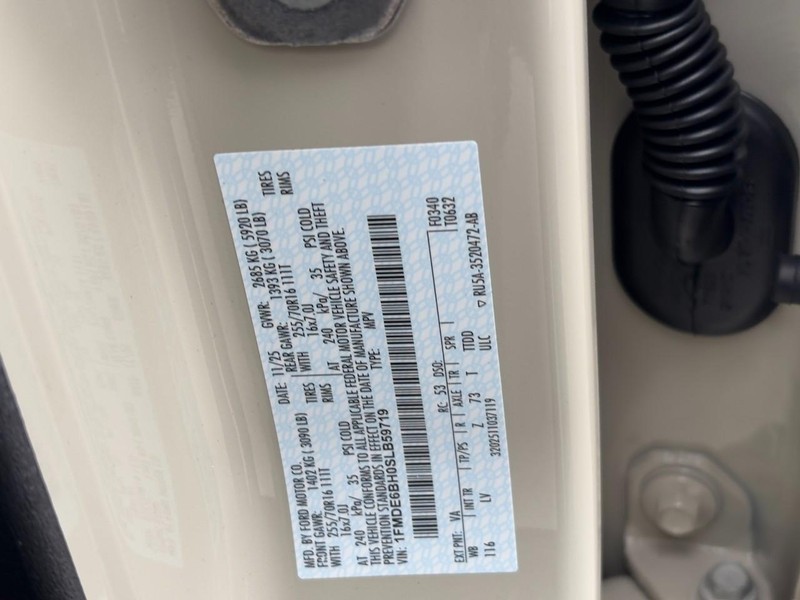 Ford Bronco Vehicle Full-screen Gallery Image 19