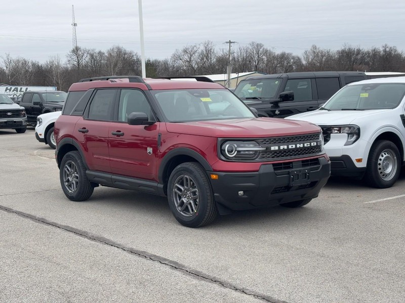 Ford Bronco Sport Vehicle Full-screen Gallery Image 2