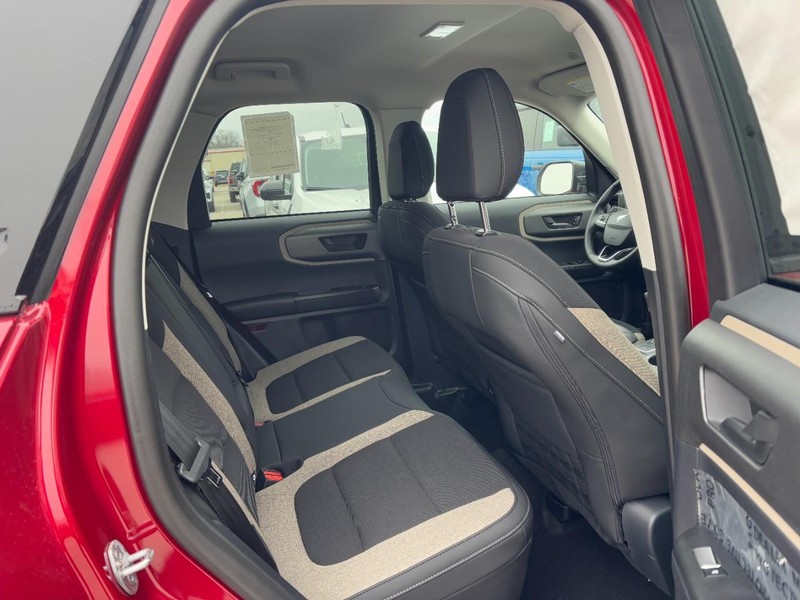 Ford Bronco Sport Vehicle Full-screen Gallery Image 5