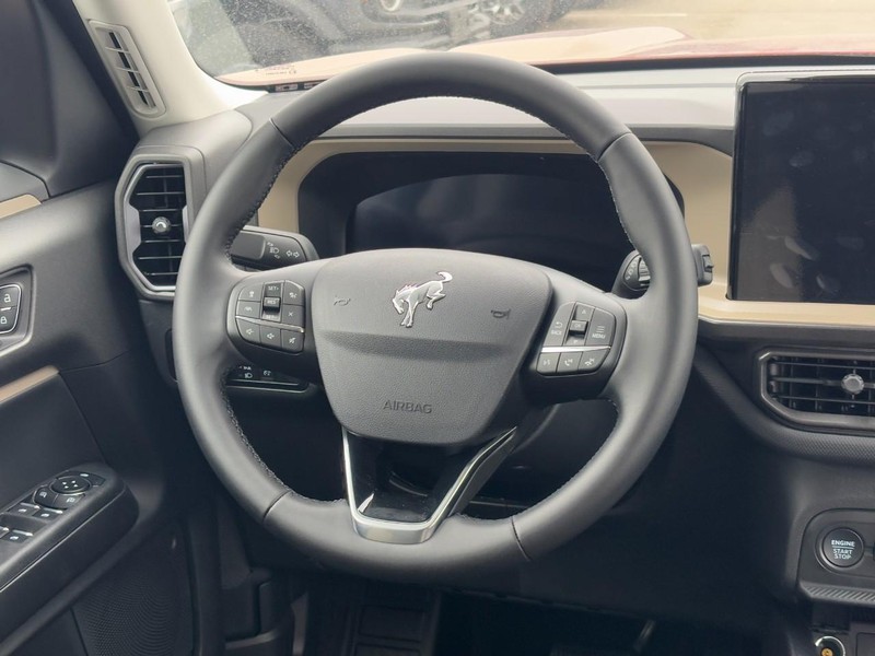 Ford Bronco Sport Vehicle Full-screen Gallery Image 7