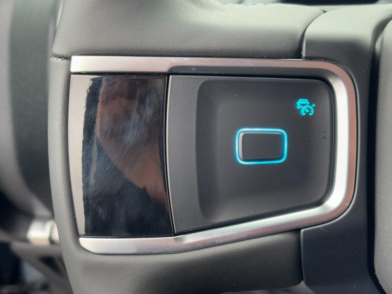 Ford Expedition Max Vehicle Full-screen Gallery Image 12