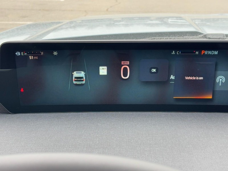 Ford Expedition Max Vehicle Full-screen Gallery Image 14