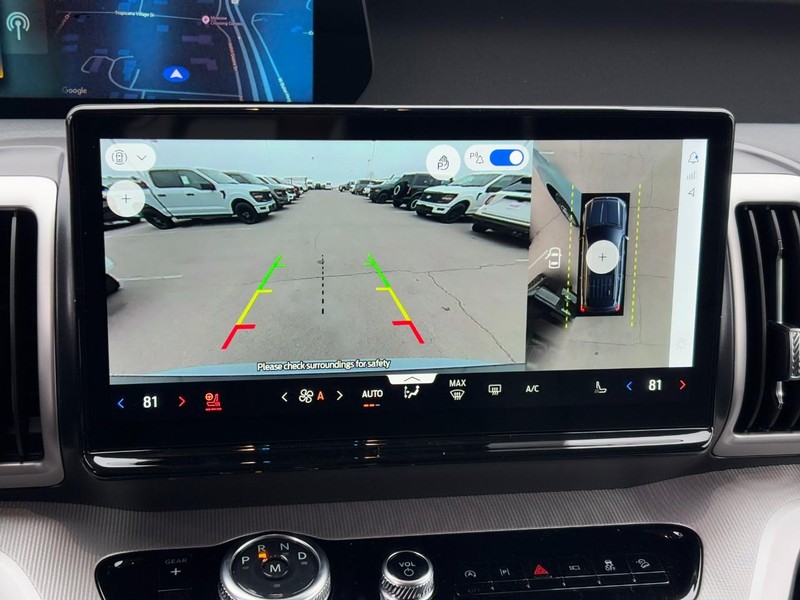 Ford Expedition Max Vehicle Full-screen Gallery Image 17