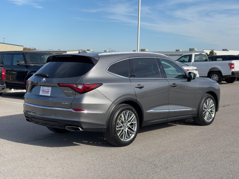 Acura MDX Vehicle Full-screen Gallery Image 03