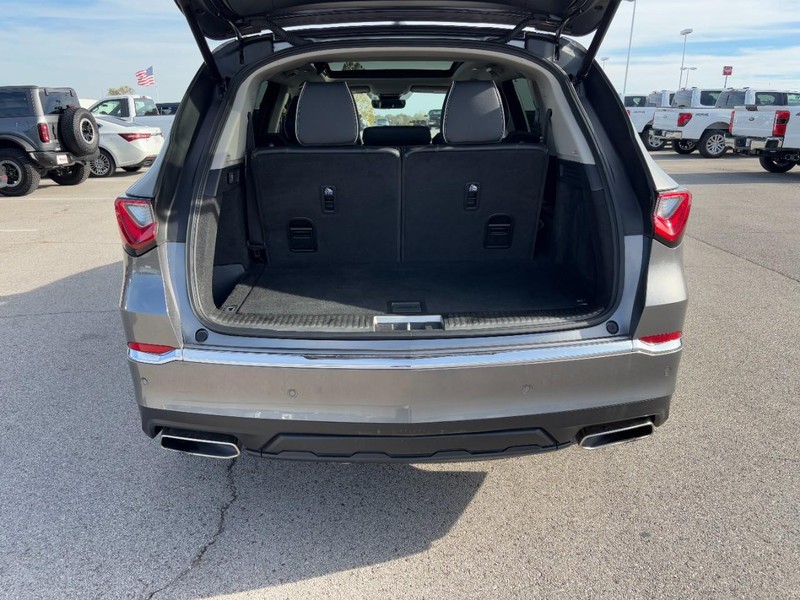 Acura MDX Vehicle Full-screen Gallery Image 04