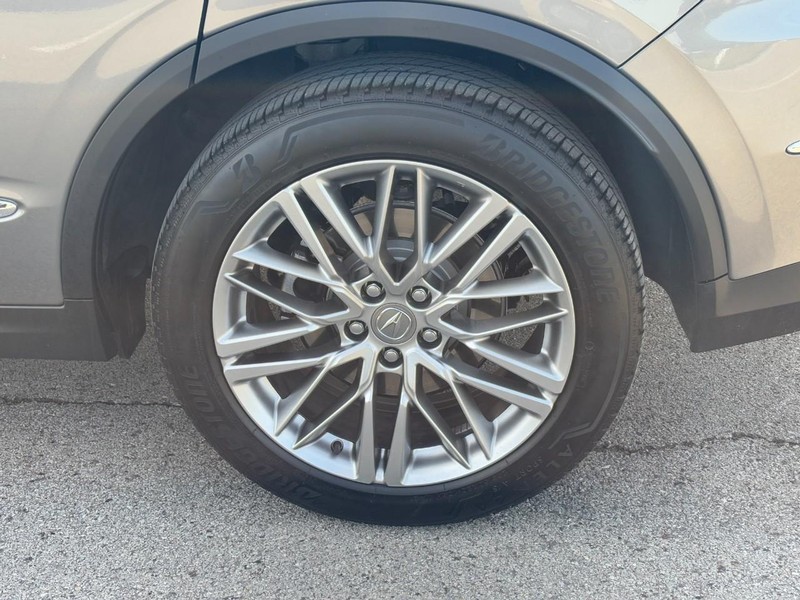 Acura MDX Vehicle Full-screen Gallery Image 07