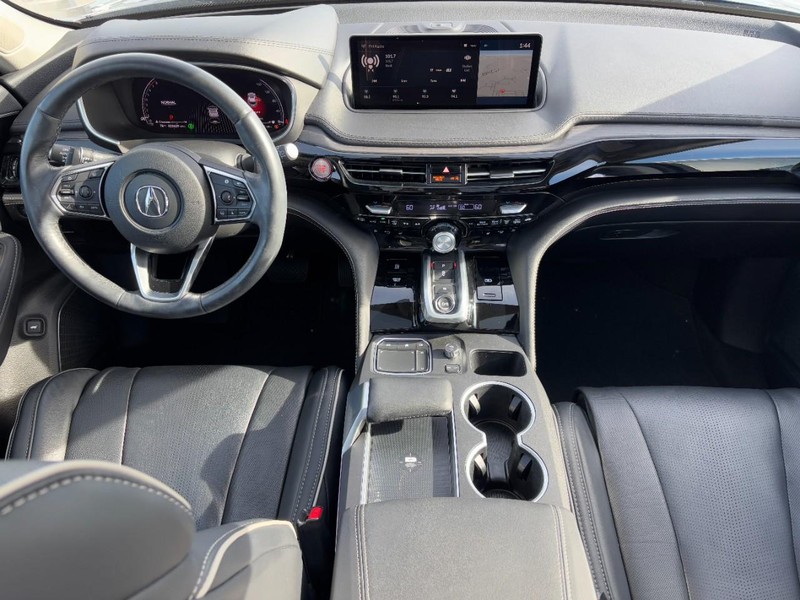 Acura MDX Vehicle Full-screen Gallery Image 11