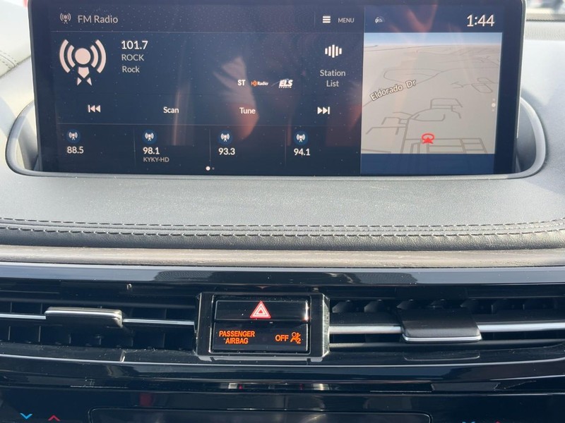 Acura MDX Vehicle Full-screen Gallery Image 13